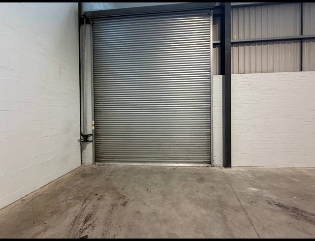 751M² WAREHOUSE TO LET IN STIKLAND INDUSTRIAL